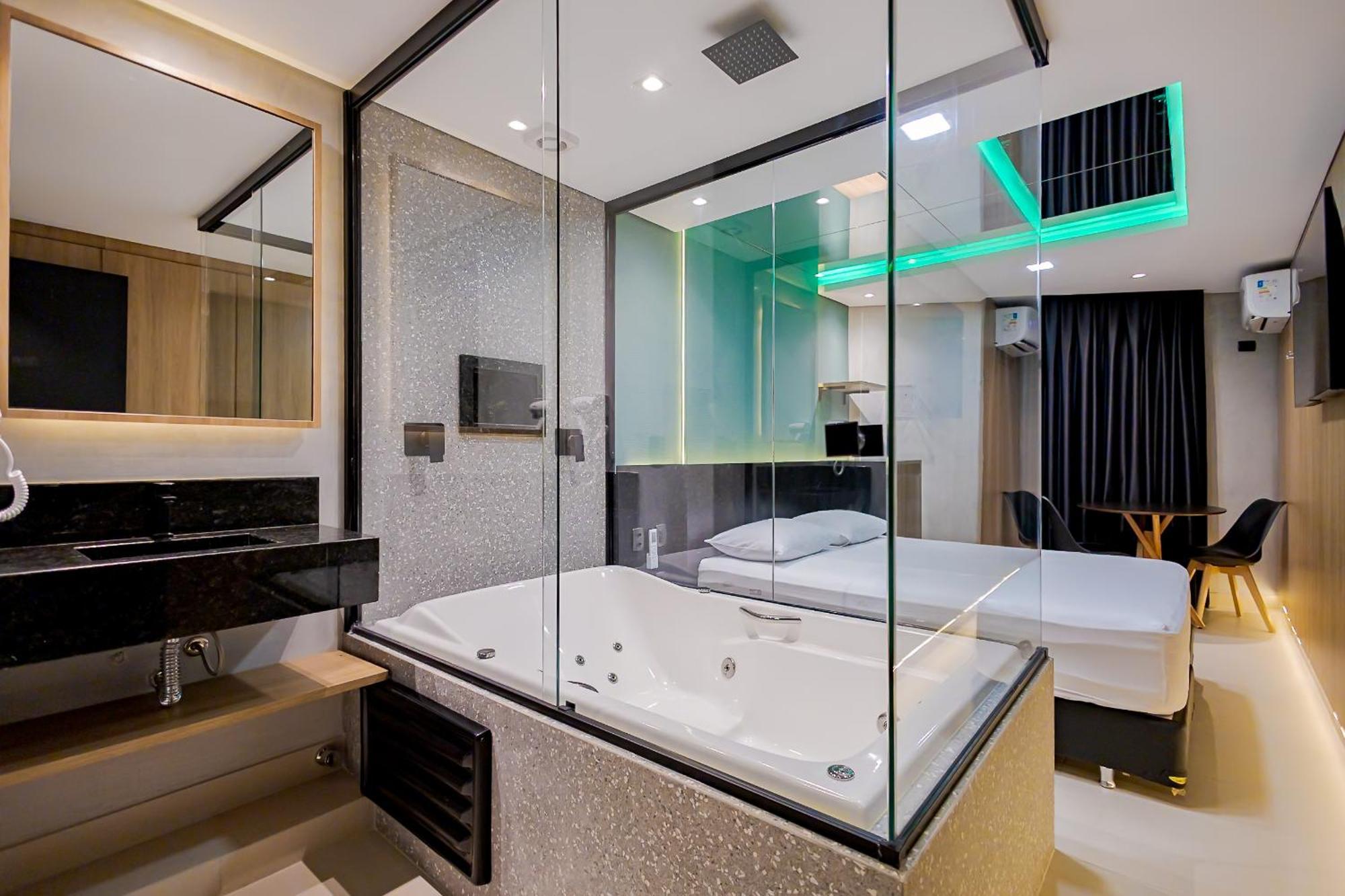 Love hotel Drops Express *