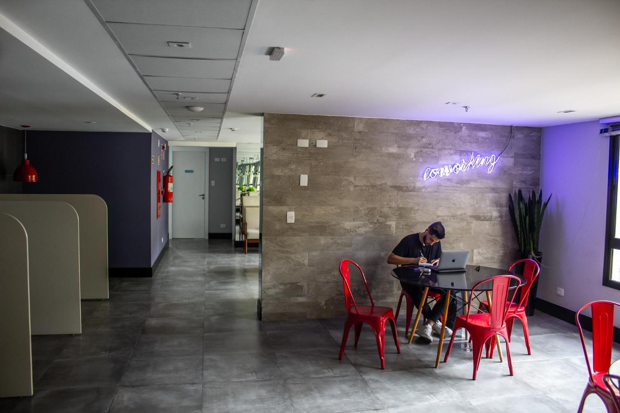 Apartamento No Centro De *