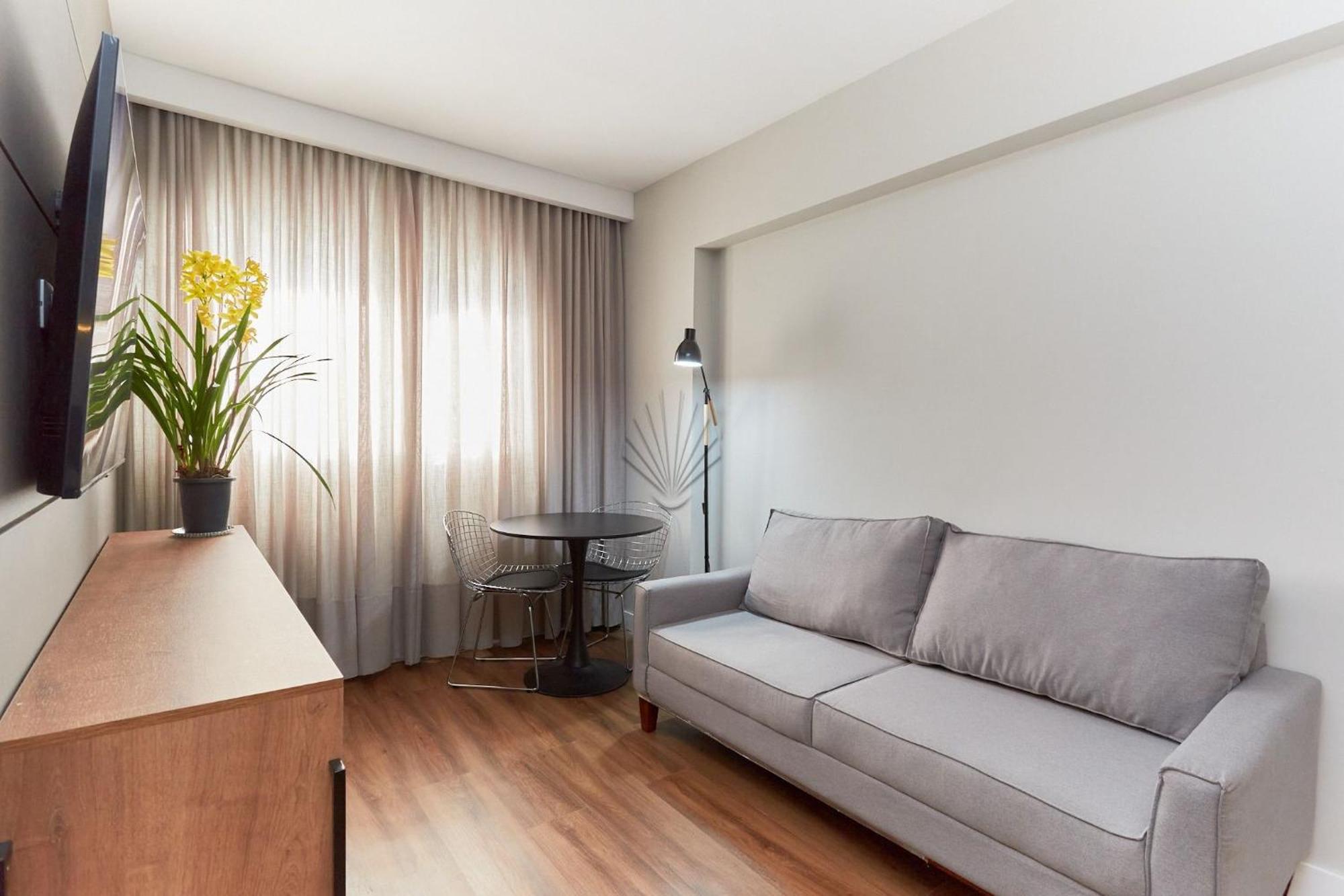 Flat No Local Do Centro/batel Apartamento *