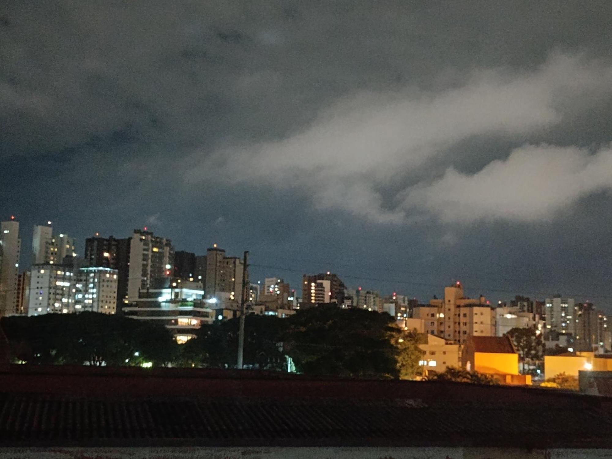 Axel Costa Acampamento *