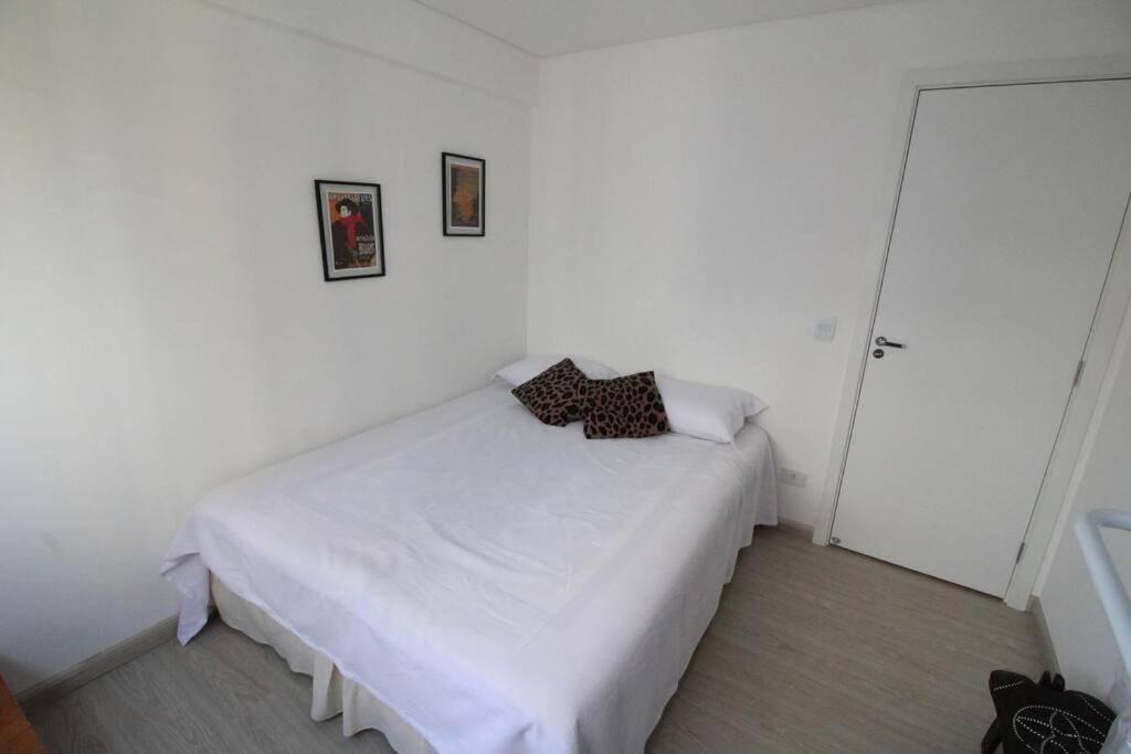 No Cabral Em Curitiba, Com 3 Quartos Sendo Um Closed, E 2 Garagens Apartamento Curitiba