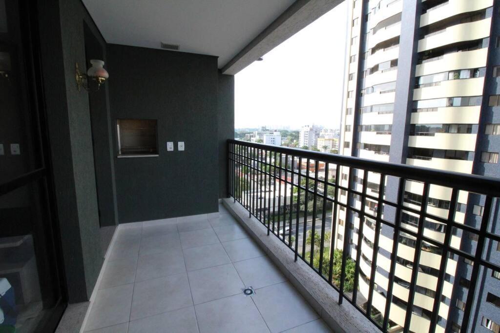 No Cabral Em Curitiba, Com 3 Quartos Sendo Um Closed, E 2 Garagens Apartamento *