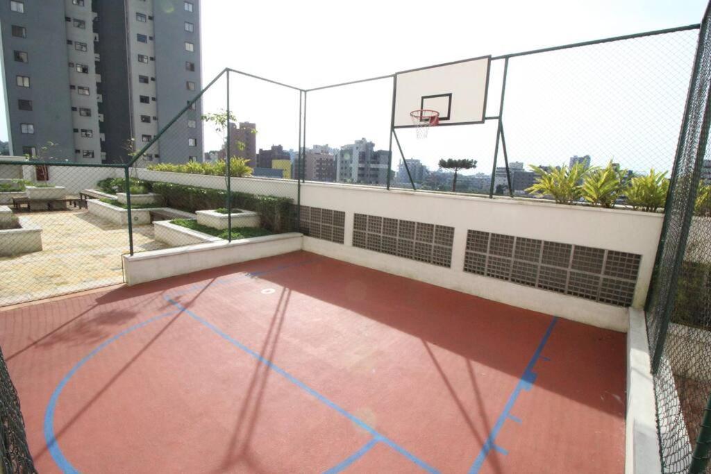 No Cabral Em Curitiba, Com 3 Quartos Sendo Um Closed, E 2 Garagens Apartamento *
