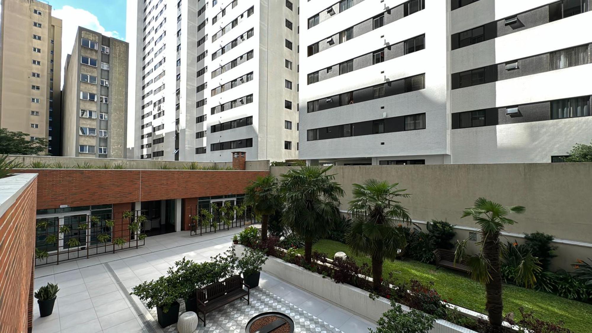 Batel Com Otima Localizacao *