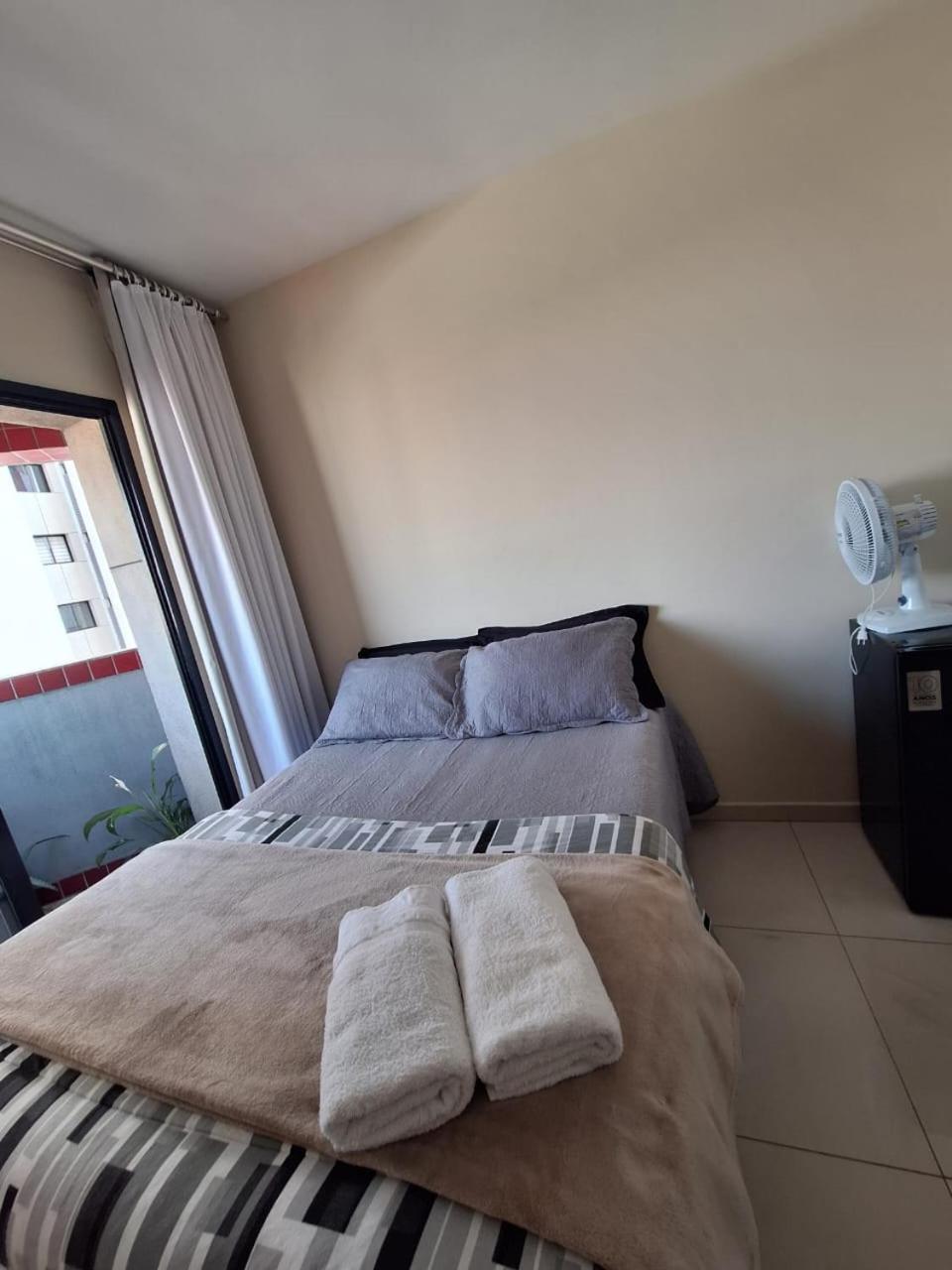 Homestay Quarto Na Regiao Central Com Alexa Integrada E Sacada *
