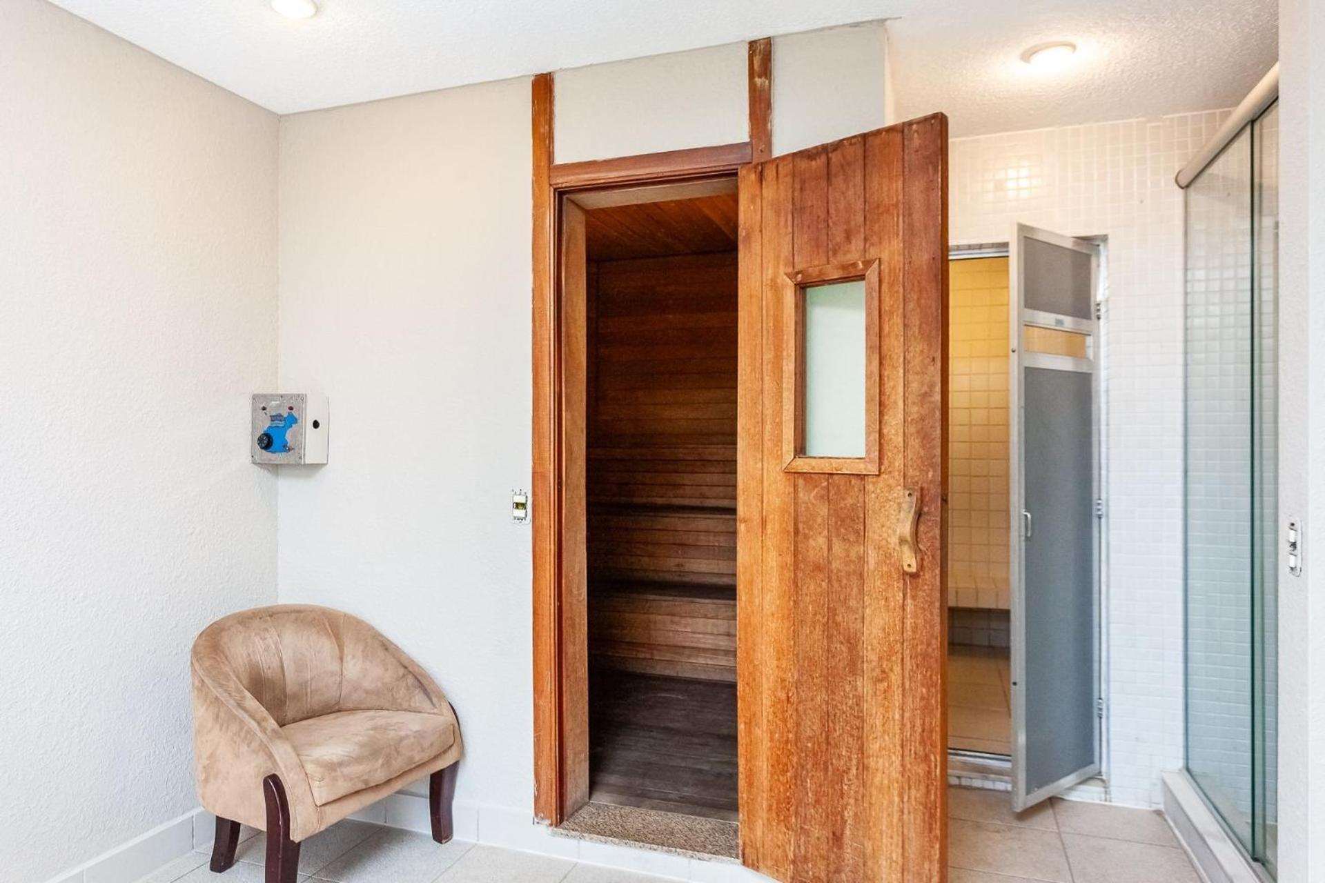Apto-flat Excelente Localizacao Centro-batel - Somente Familiares Curitiba