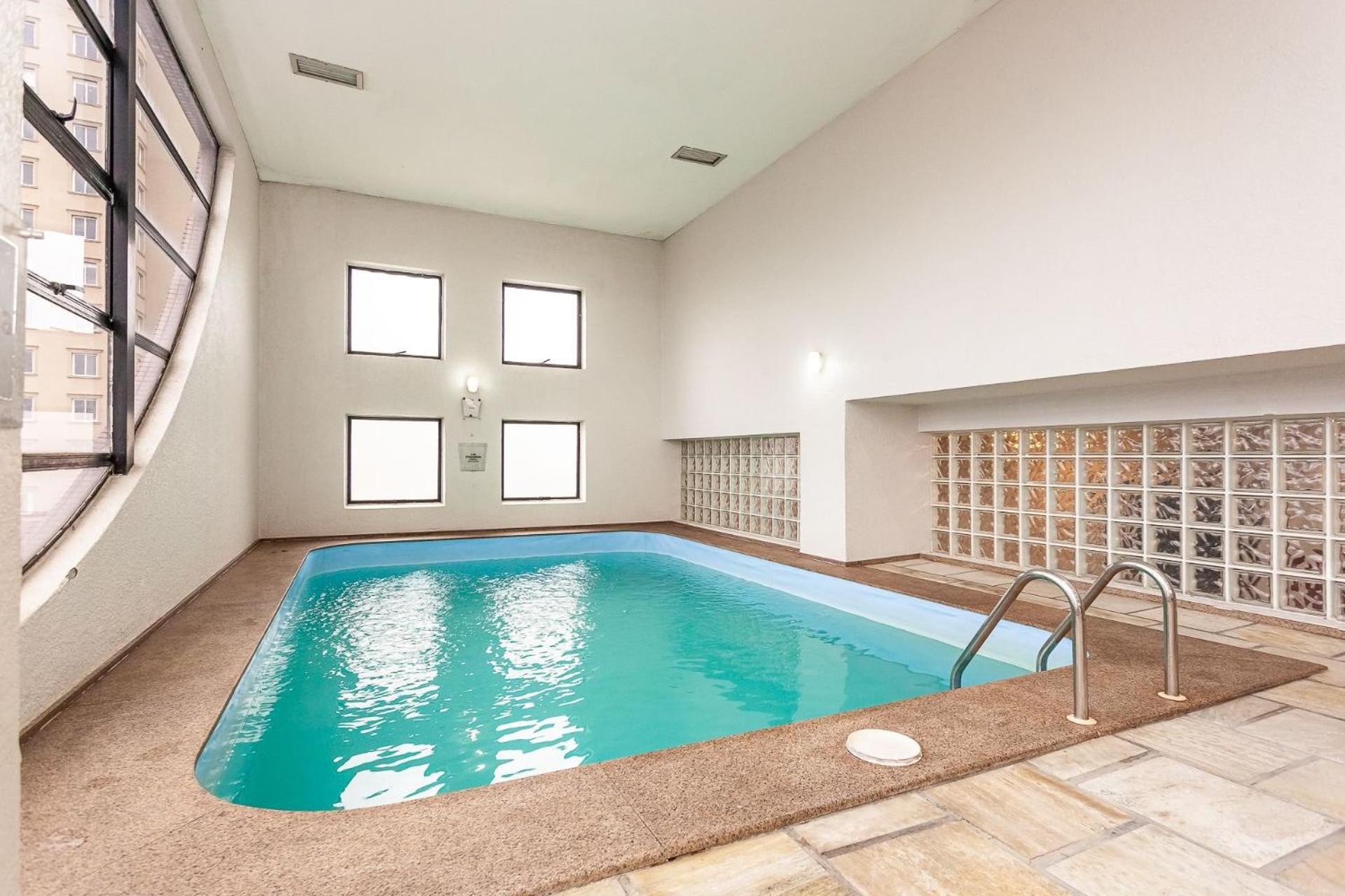 Apto-flat Excelente Localizacao Centro-batel - Somente Familiares Apartamento *