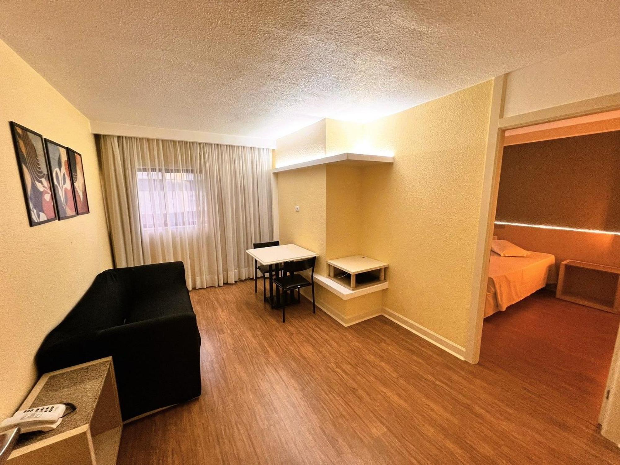 Flat No Local Do Centro/batel * Curitiba