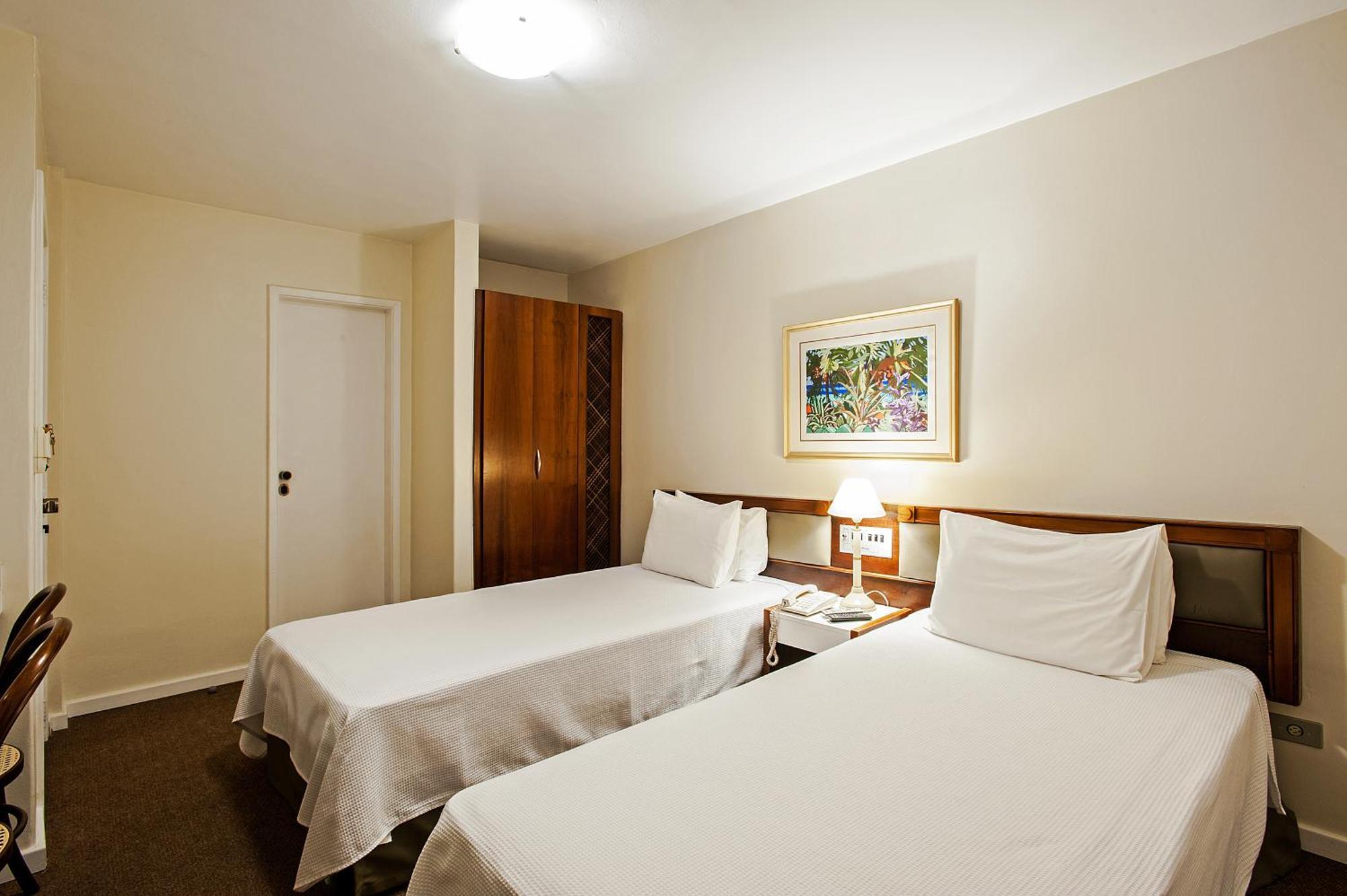 Trevi Hotel E Business