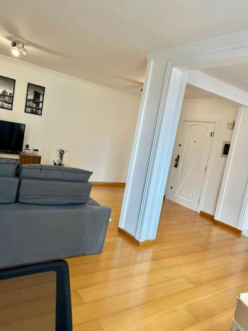 Amplo No Centro Apartamento
