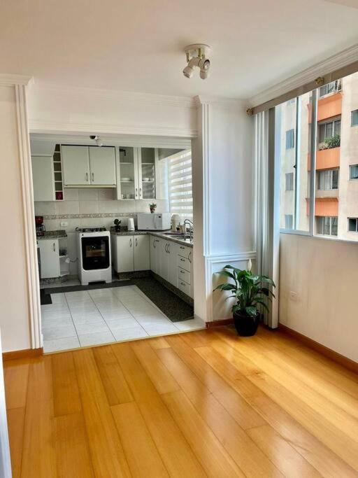 Amplo No Centro Apartamento *