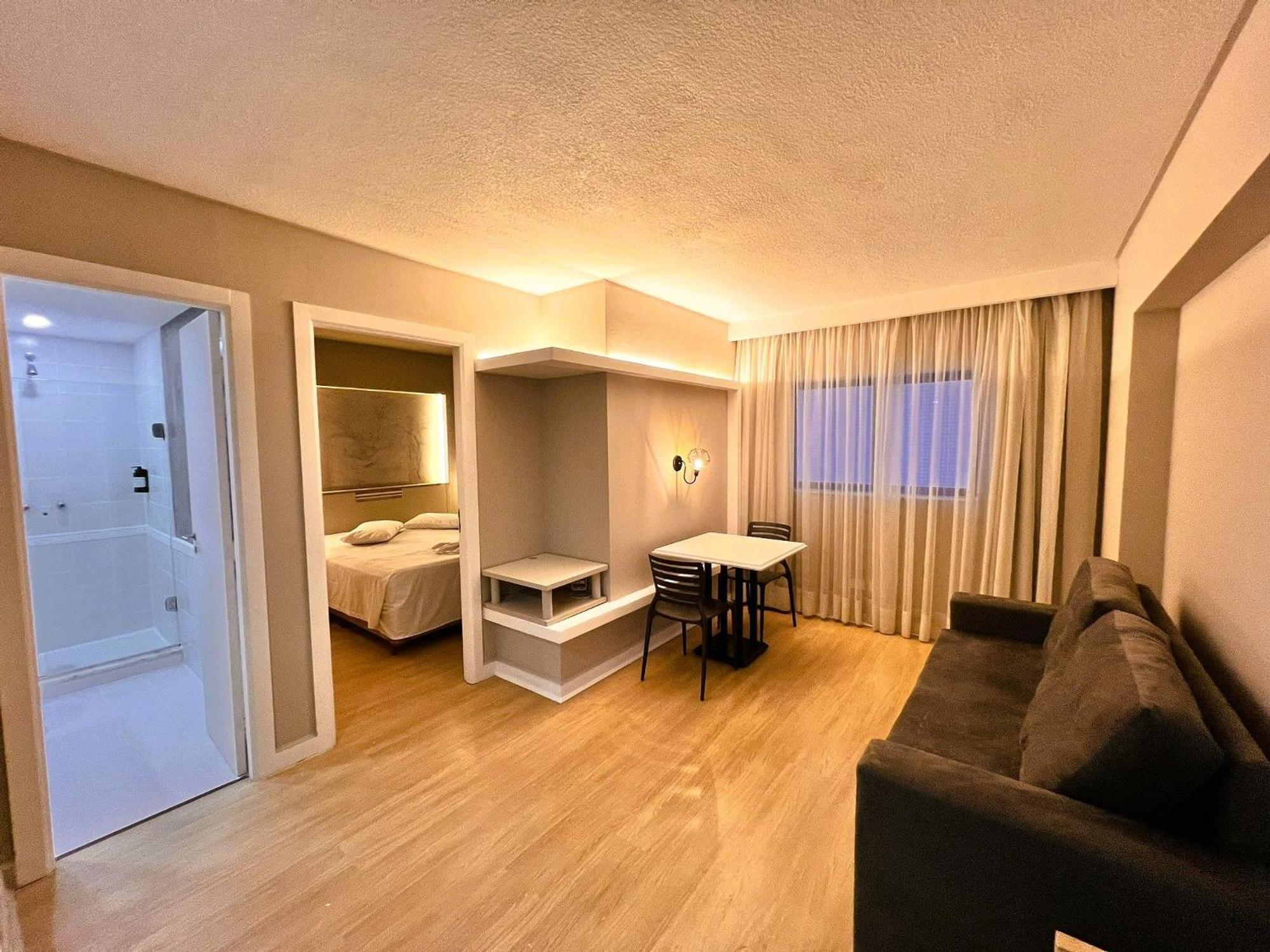 Flat No Local Do Centro/batel