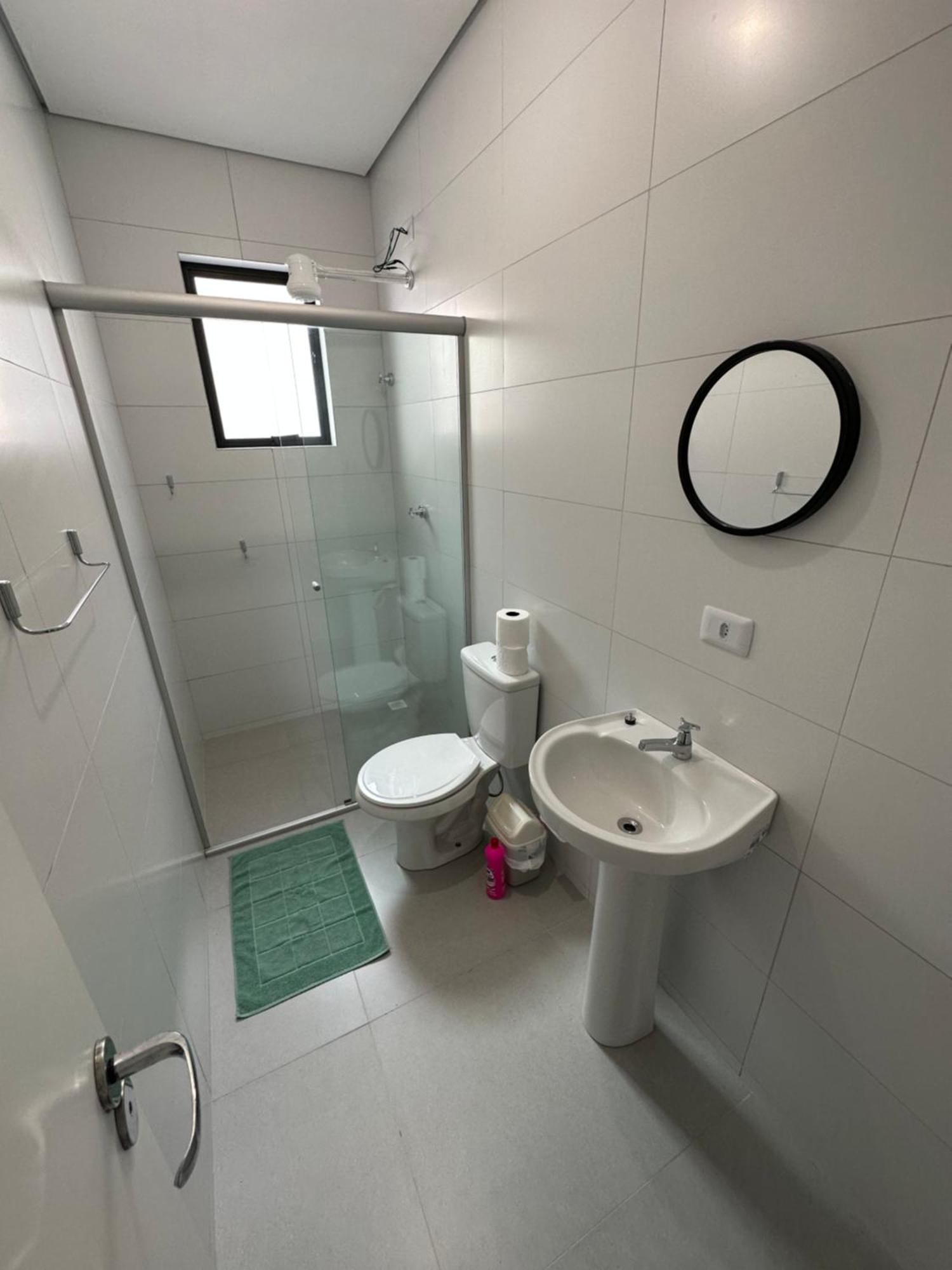 Dois Quartos Com Garagem No Centro De Apartment *