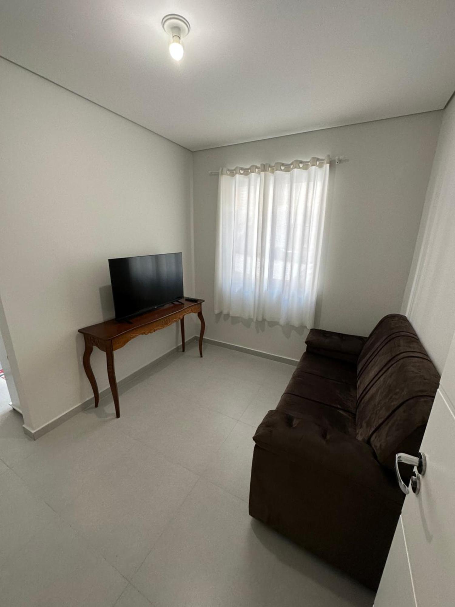 Dois Quartos Com Garagem No Centro De Curitiba