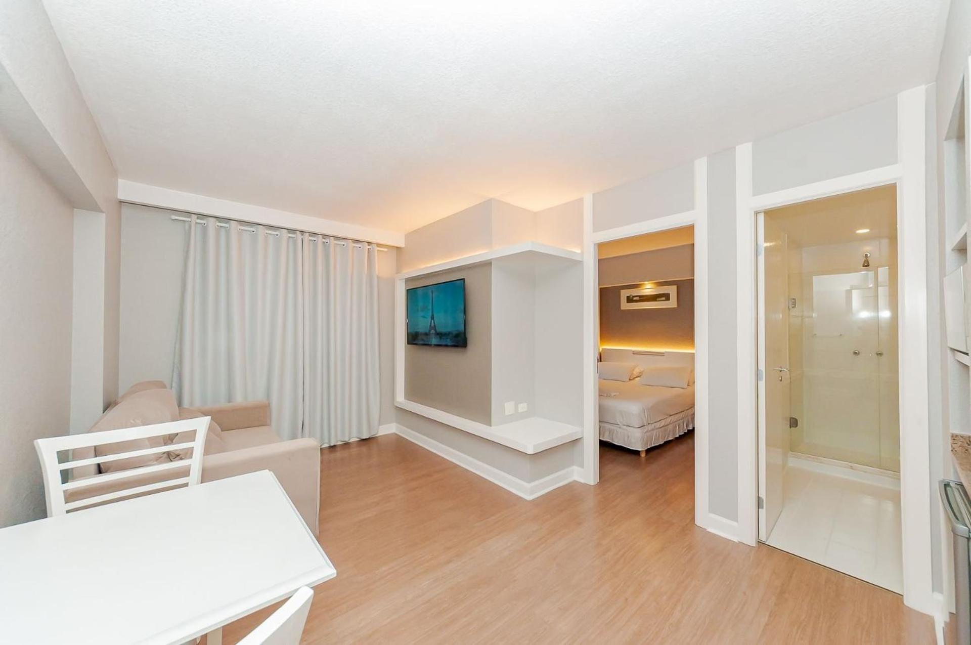 Apartamento Apto-flat Excelente Localizacao Centro-batel - Somente Familiares Curitiba
