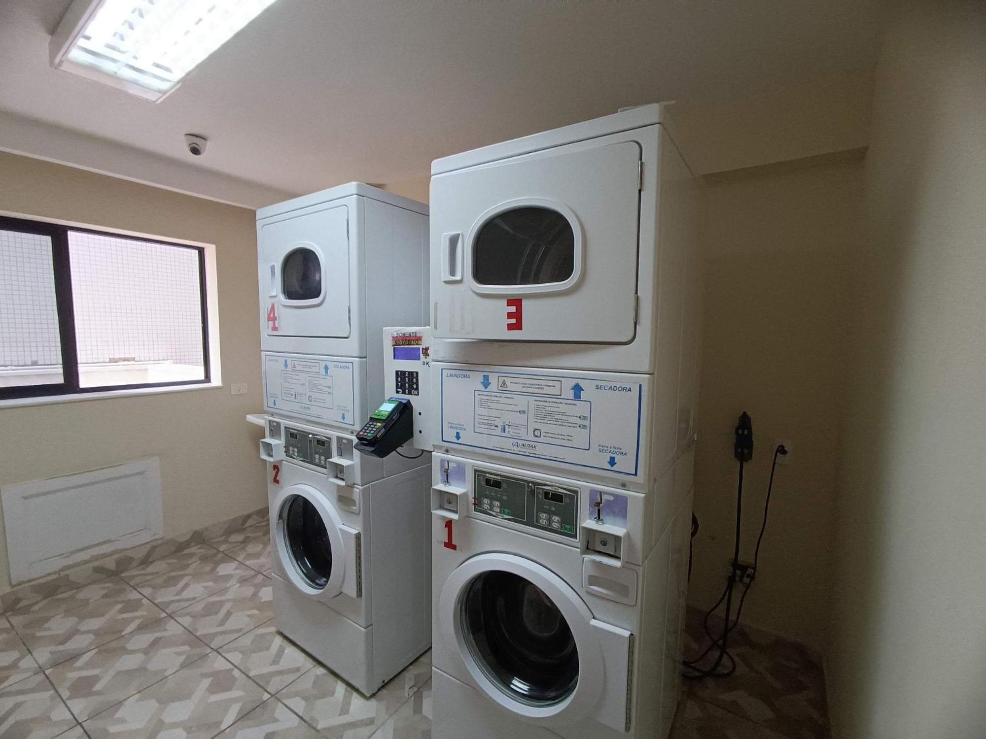 Apto-flat Excelente Localizacao Centro-batel - Somente Familiares Apartamento *