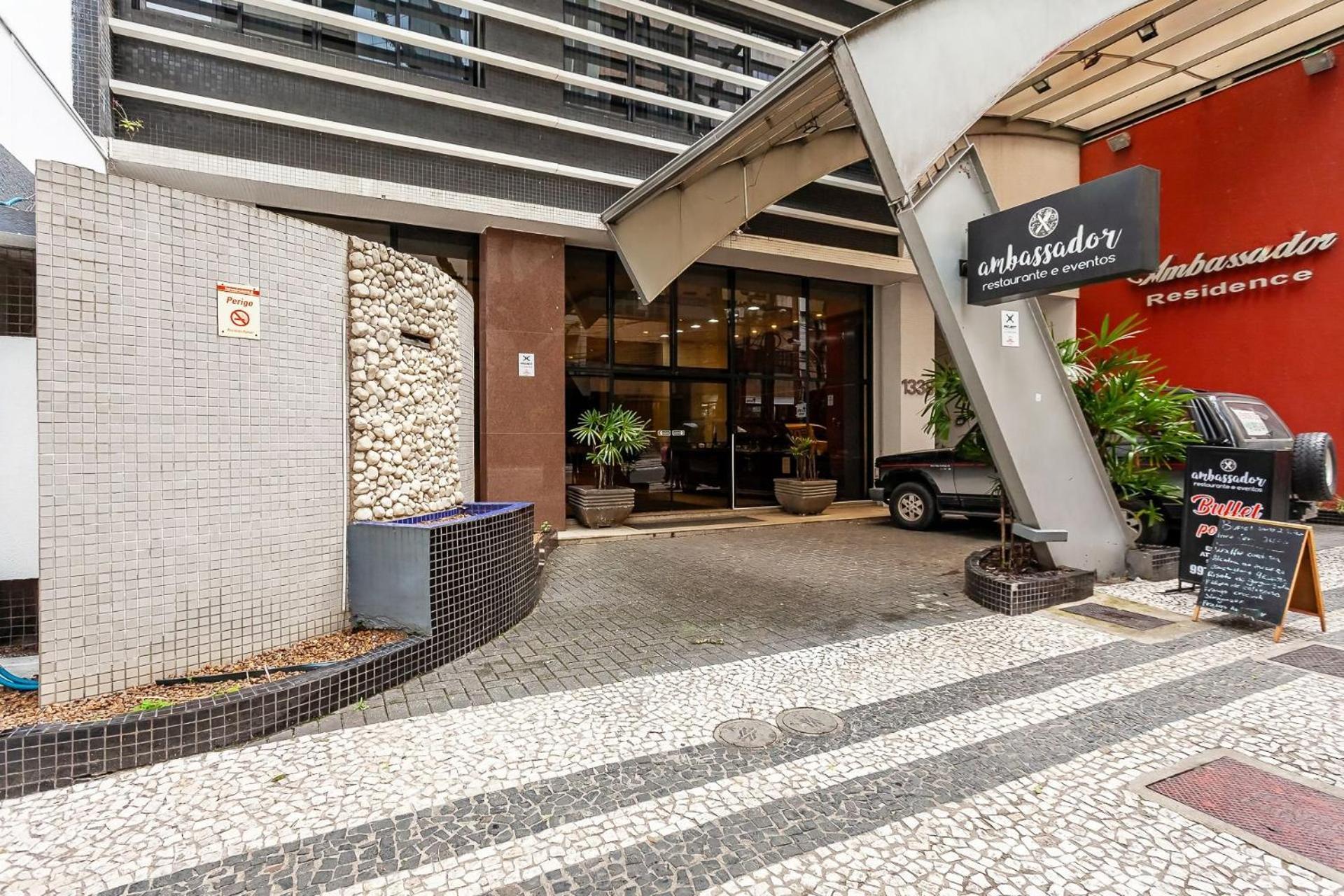 Apartamento Apto-flat Excelente Localizacao Centro-batel - Somente Familiares *