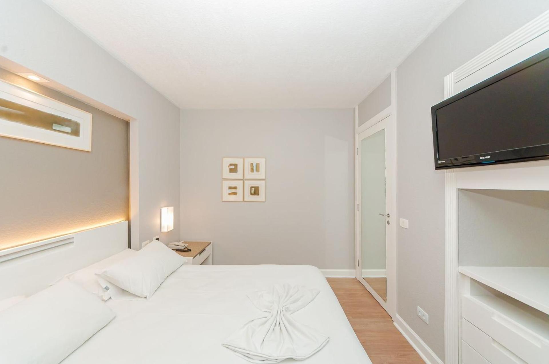 Apartamento Apto-flat Excelente Localizacao Centro-batel - Somente Familiares Curitiba