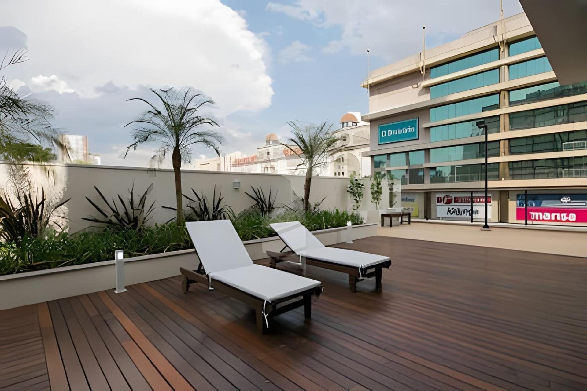 Apto Em Frente Ao Shopping Com Piscina Aquecida *