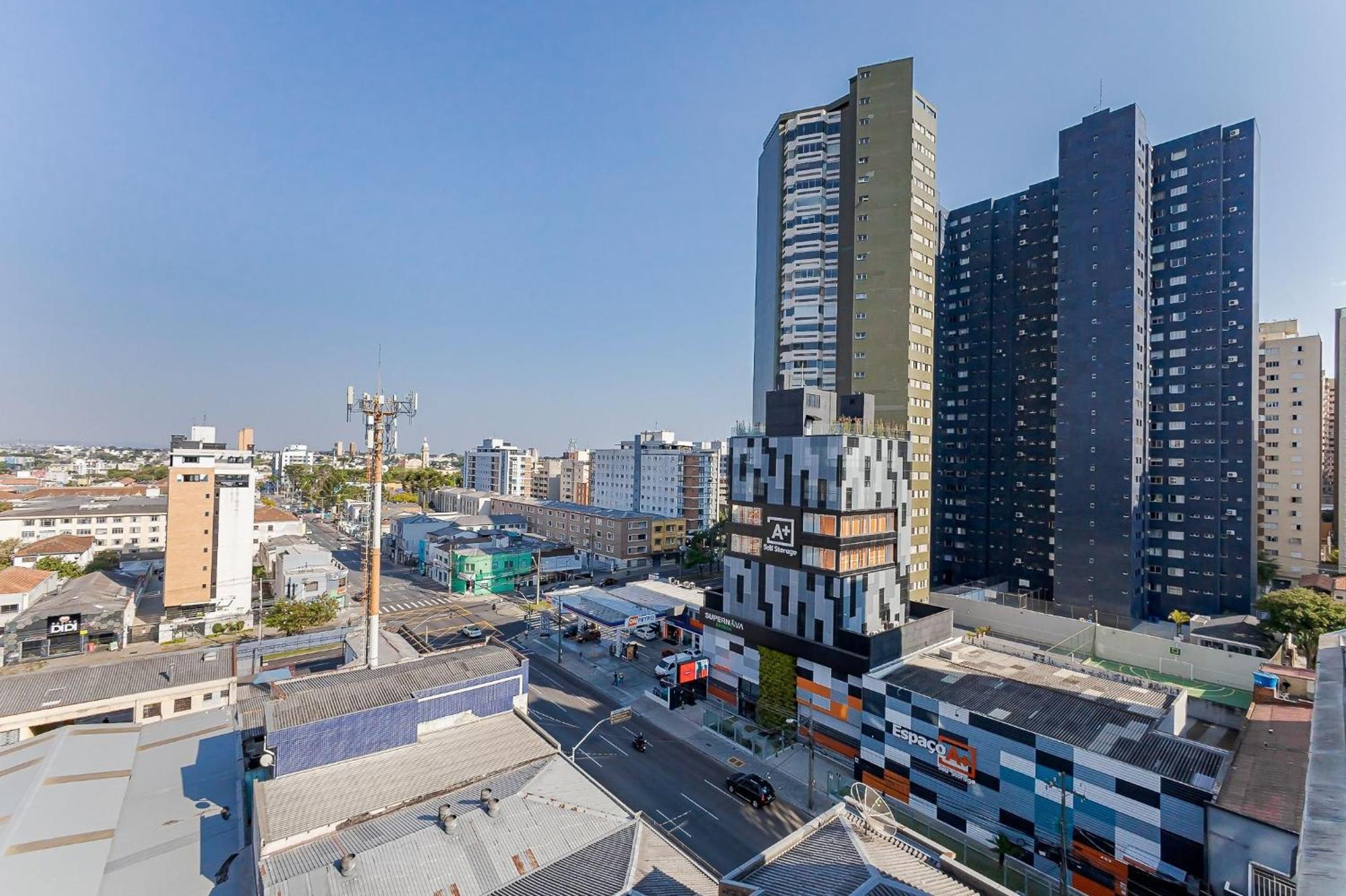 Centro De | Ao Lado De Shopping E Estadio * Curitiba