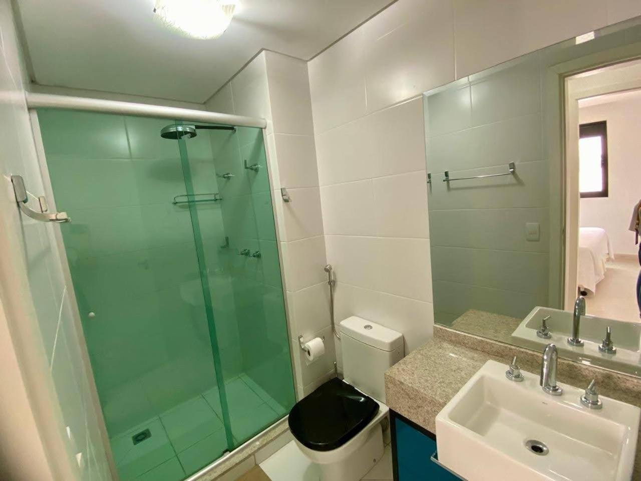 No Cabral Em Curitiba, Com 3 Quartos Sendo Um Closed, E 2 Garagens Apartamento