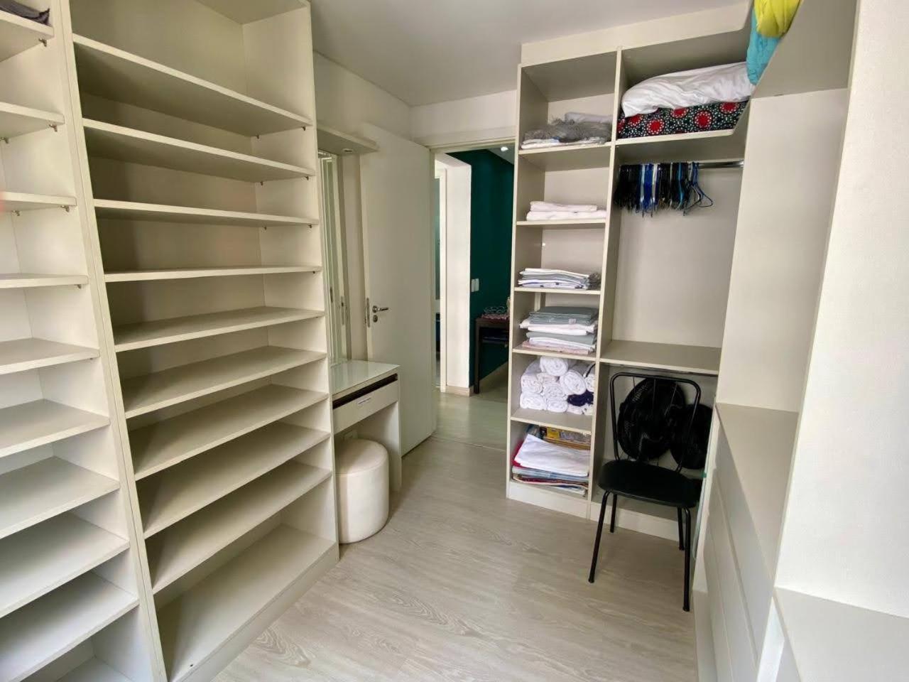 Apartamento No Cabral Em Curitiba, Com 3 Quartos Sendo Um Closed, E 2 Garagens *