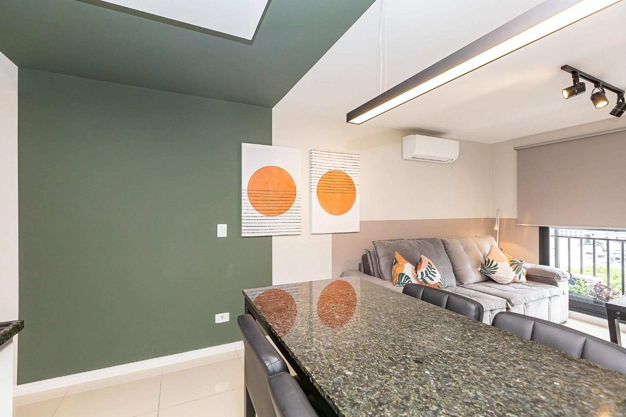 Confortavel Com Ar Condicionado - All1702
