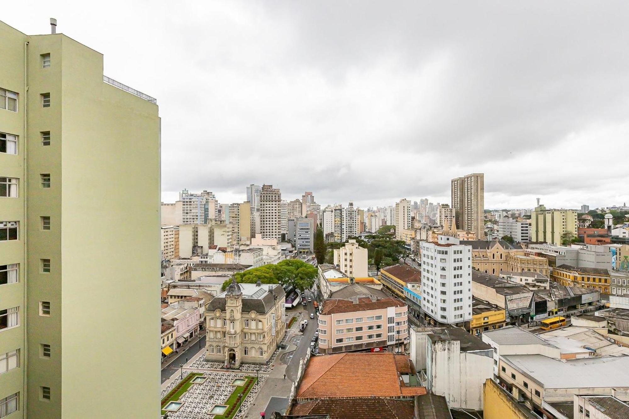 Confortavel Com Ar Condicionado - All1702 Curitiba