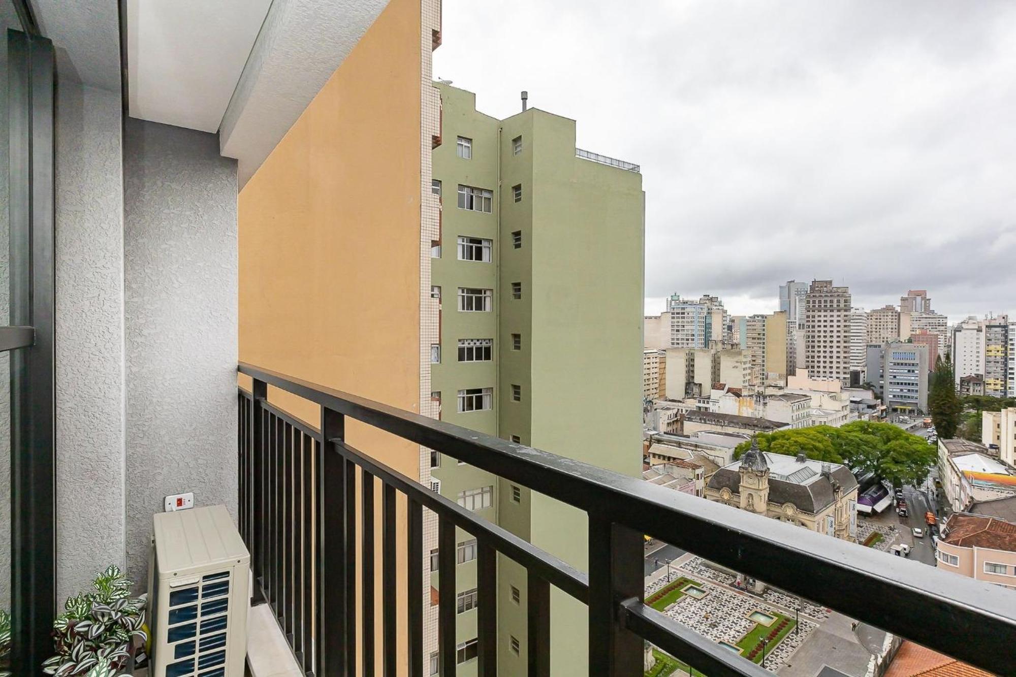 Confortavel Com Ar Condicionado - All1702