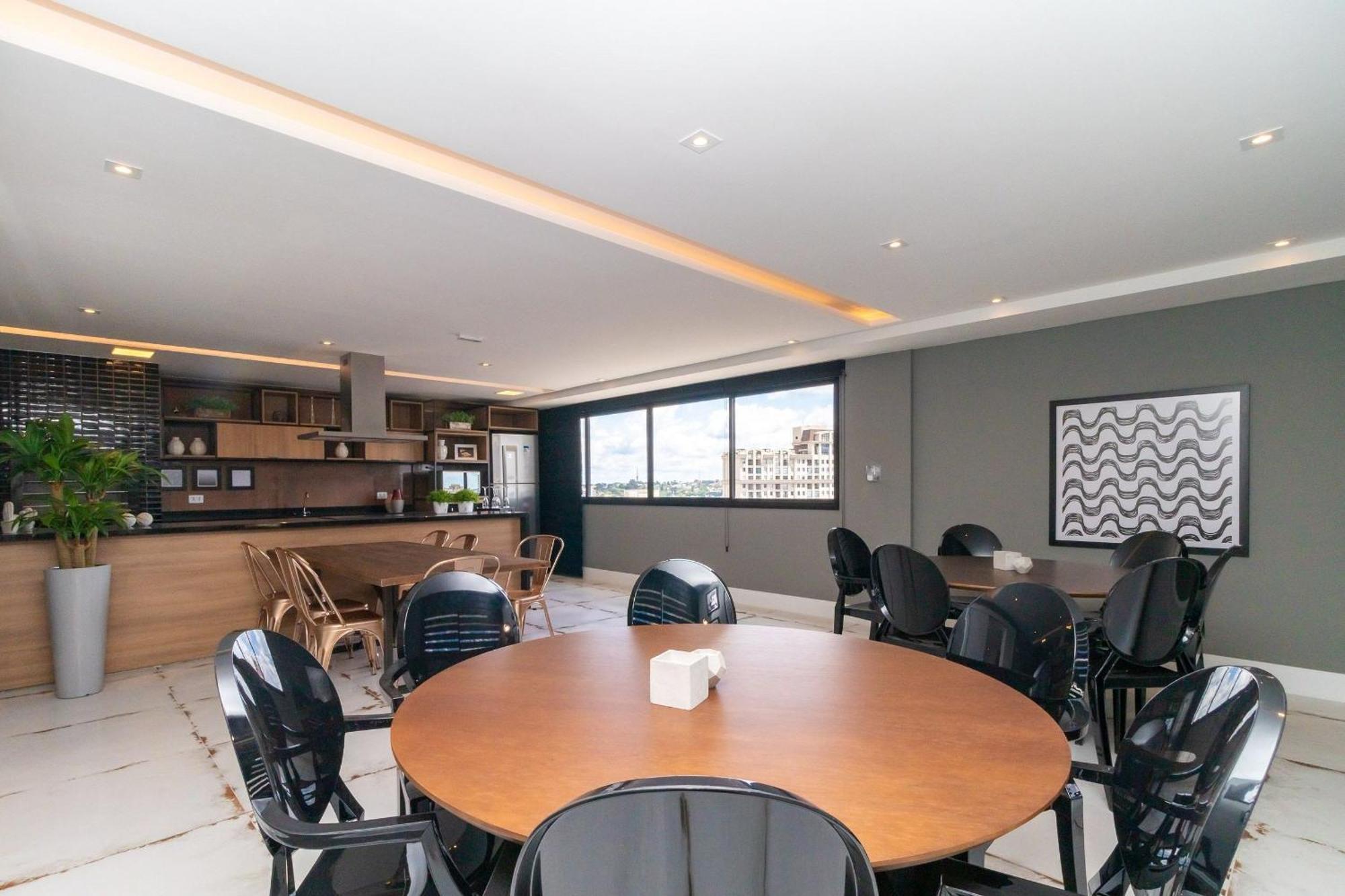 Em Andar Alto - All1507 Apartamento Curitiba