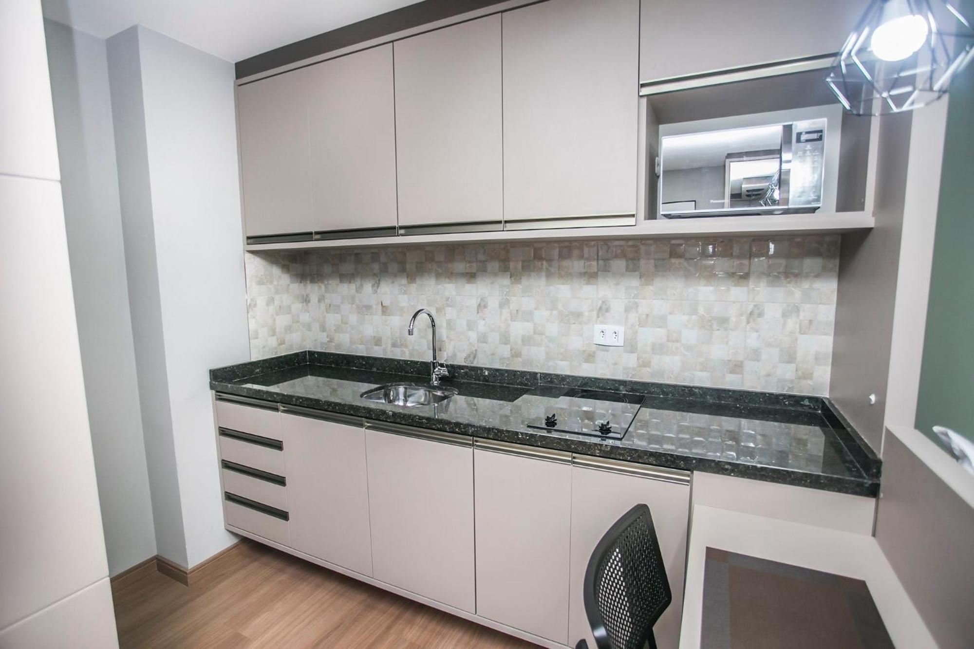 Apartamento Bem Decorado Com Sacada - All1301