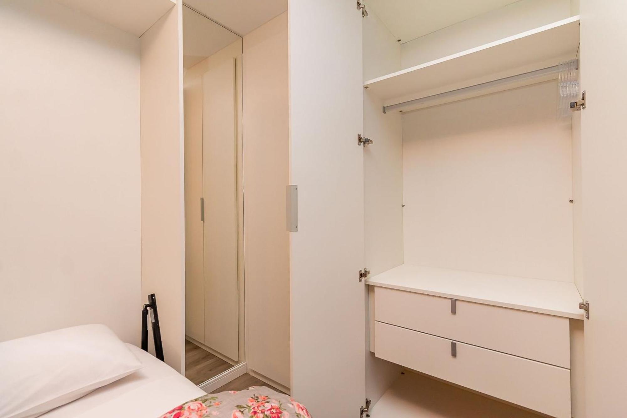 Apartamento Com Sacada All0717