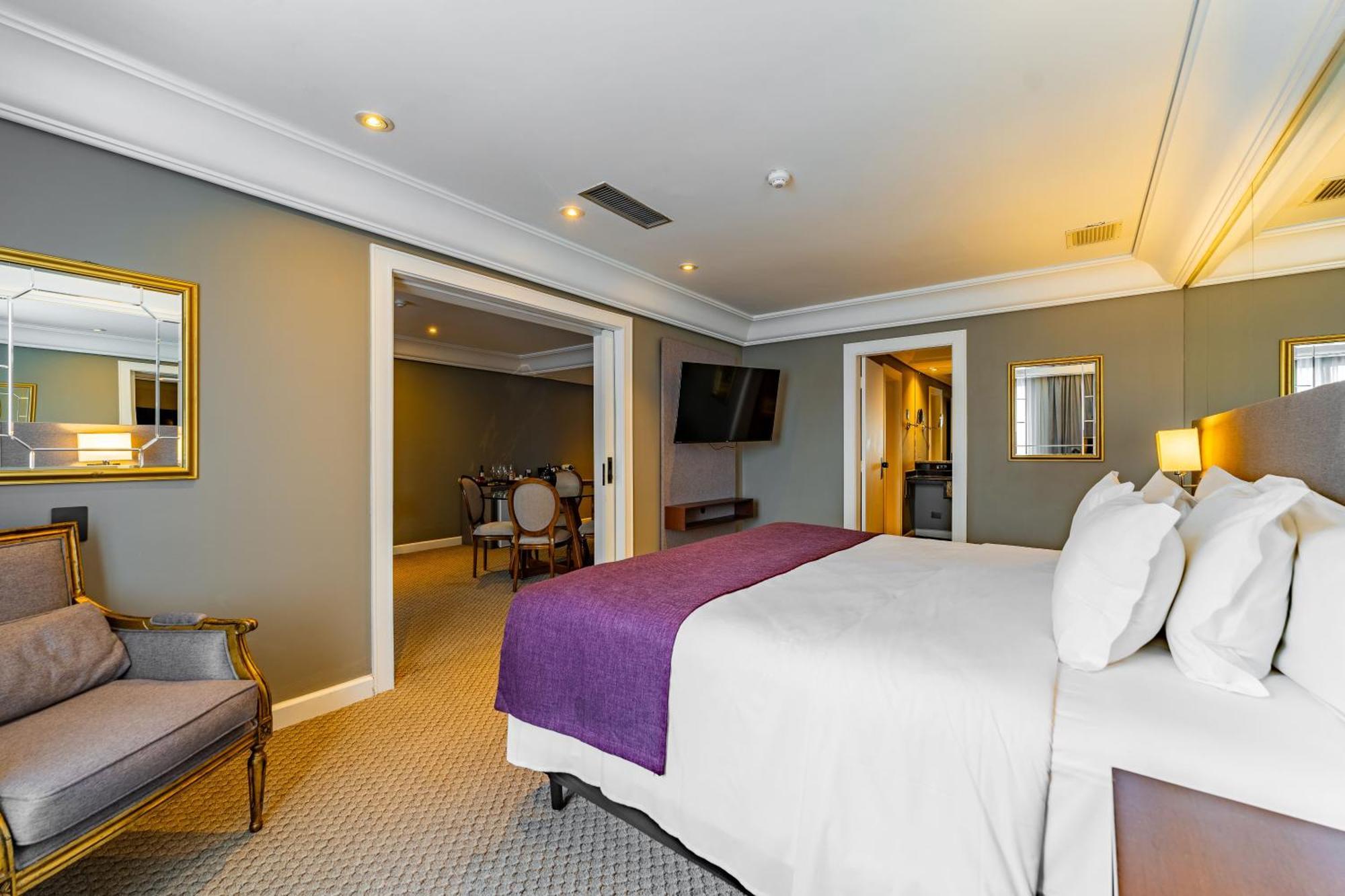 Grand Mercure Rayon Hotel