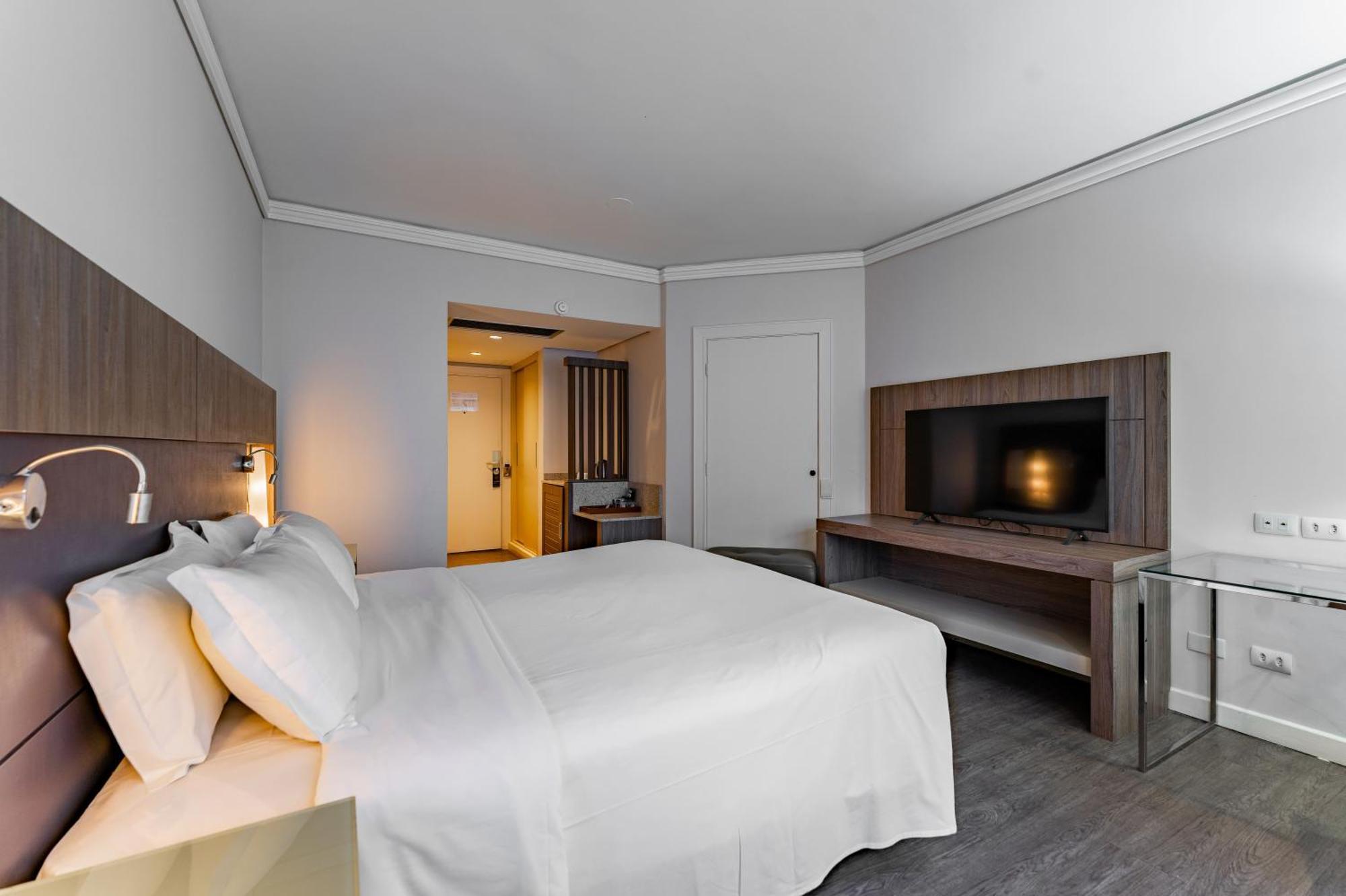 Grand Mercure Rayon Hotel