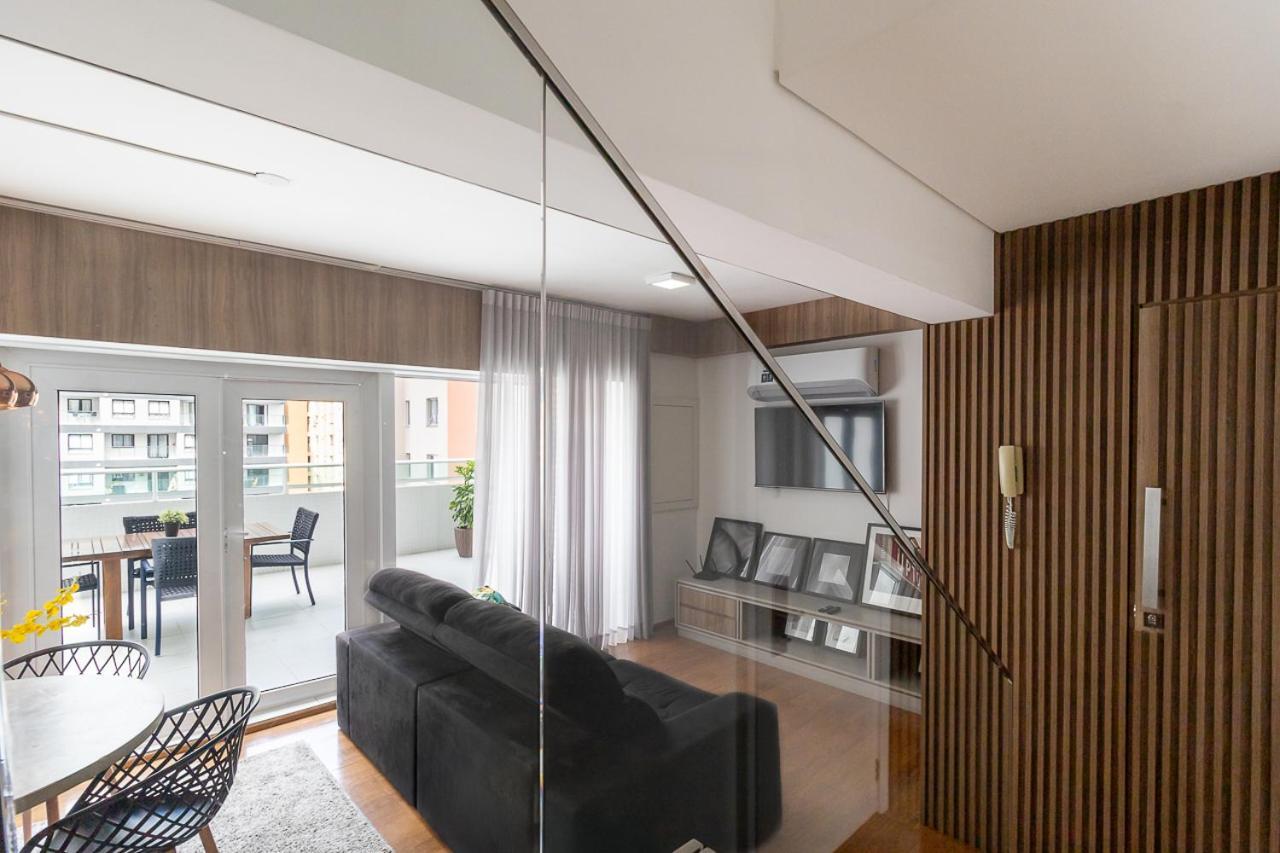 Apartamento Duplex Decorado Com Dois Quartos No Batel *