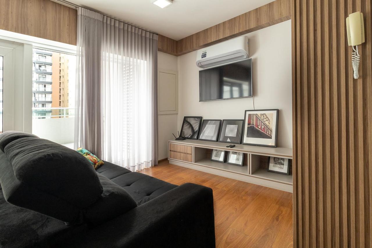 Apartamento Duplex Decorado Com Dois Quartos No Batel *