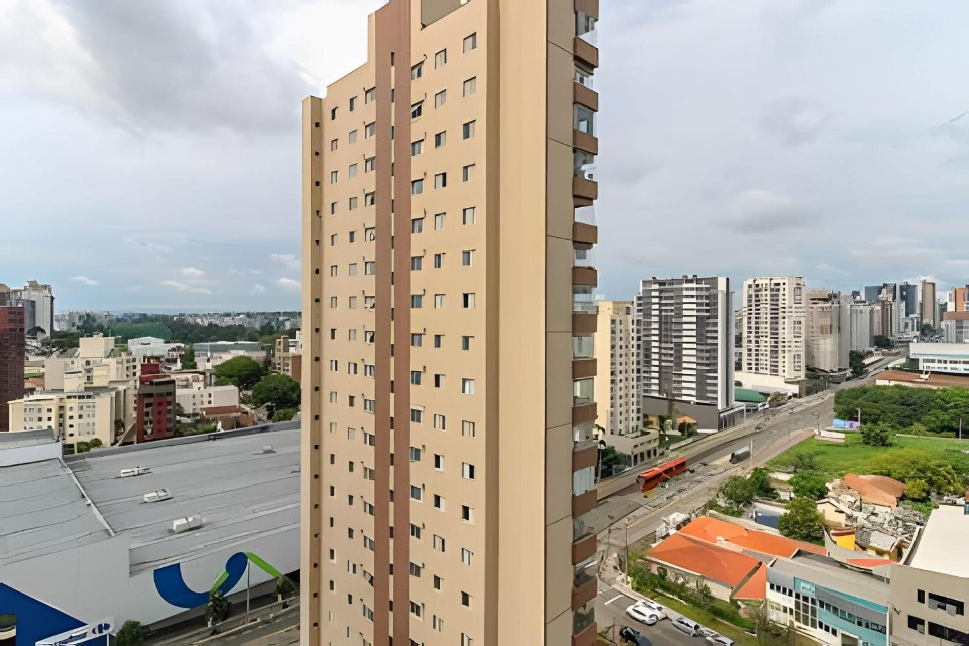 Predio No Cabral Apartamento