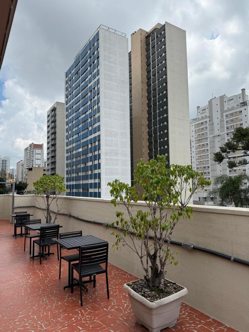 Hotel Esquina Batel - Economico