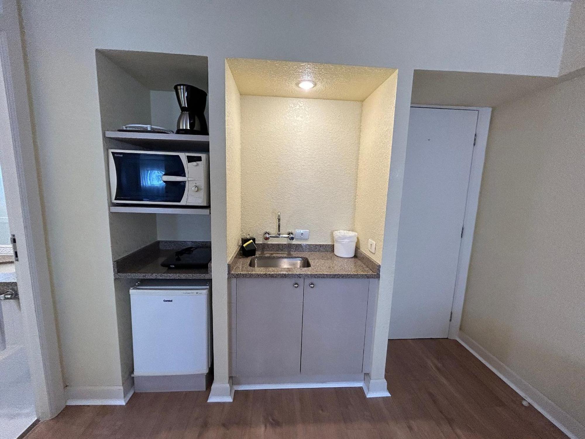Flat No Local Do Centro/batel *