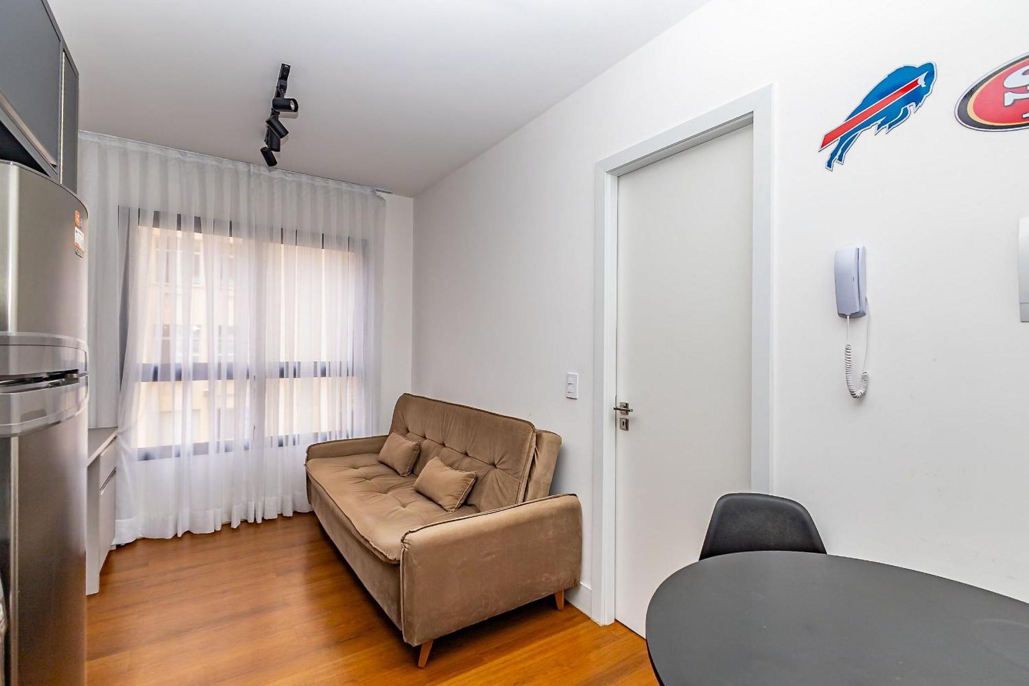 Apartamento Centro/batel Localizacao Da *