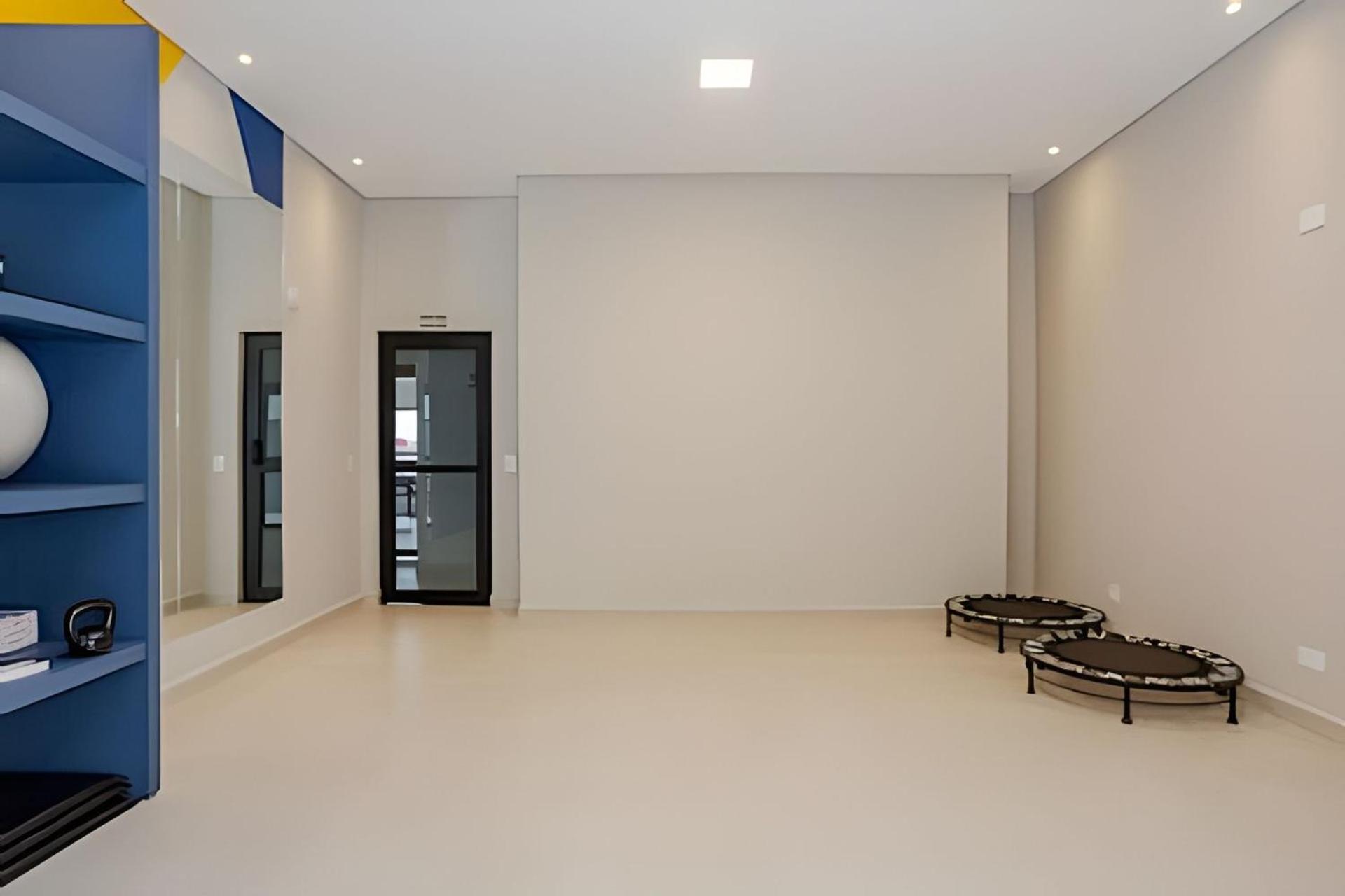 Apartamento Casal Com Cama Queen - Piscina E Academia No Centro De Curitiba