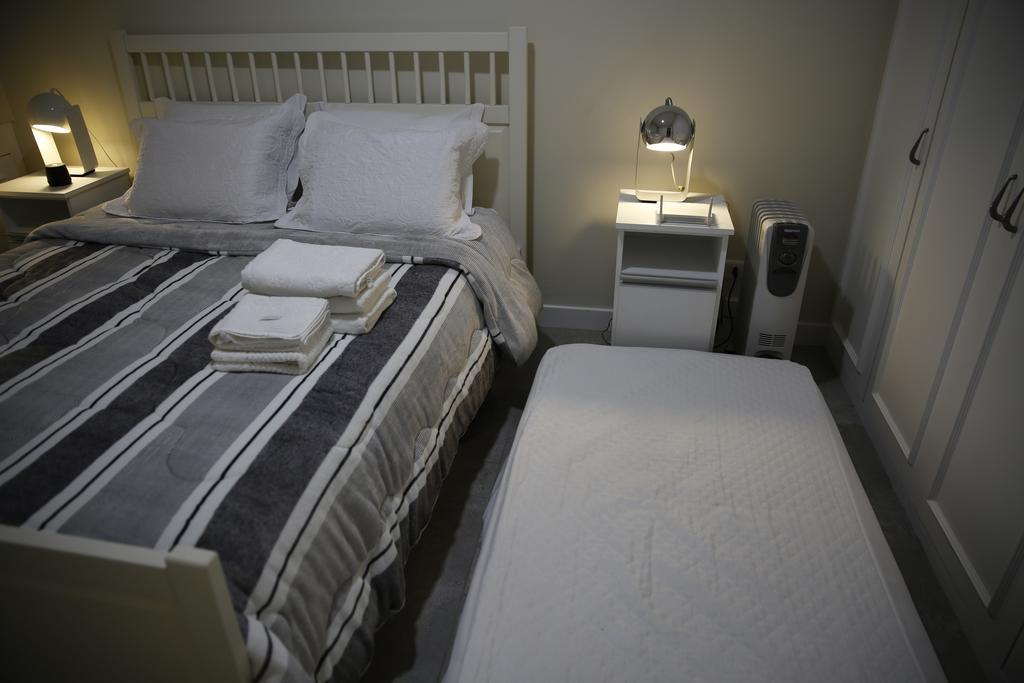 Apartamento Central, Novo E Com Garagem Em