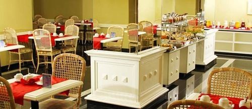 Trevi Hotel E Business