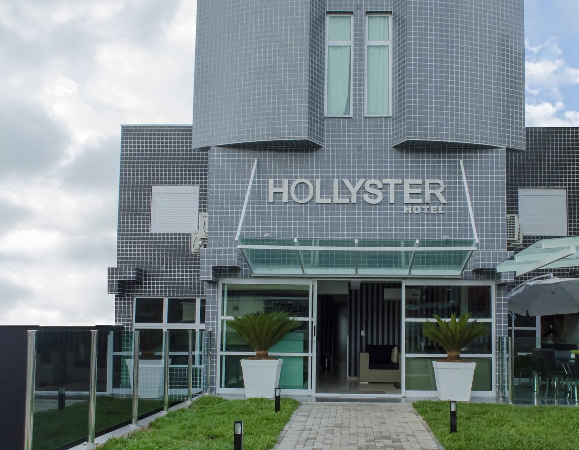 Hollyster Hotel 2*