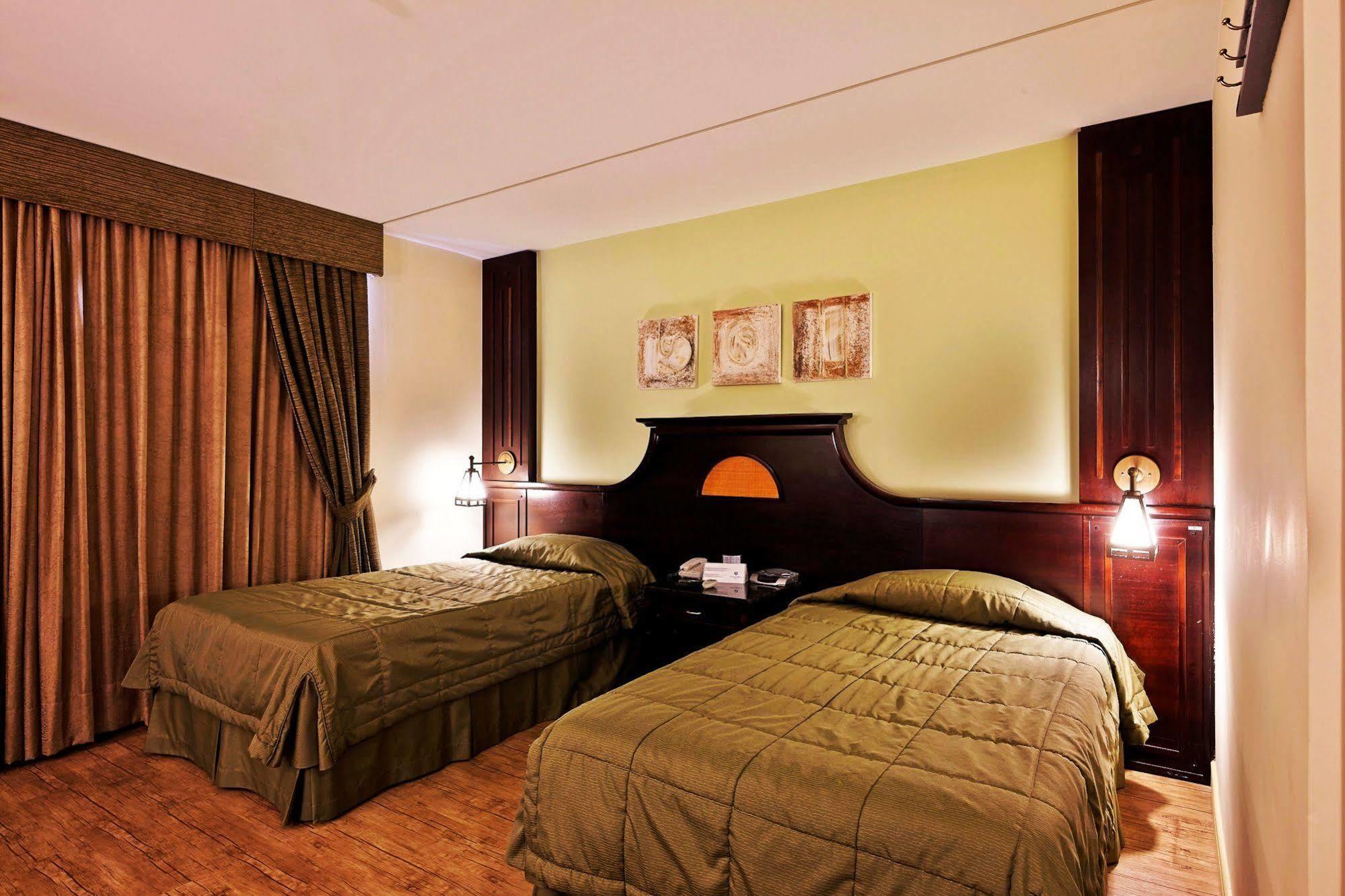 Hotel Transamerica Executive Batel