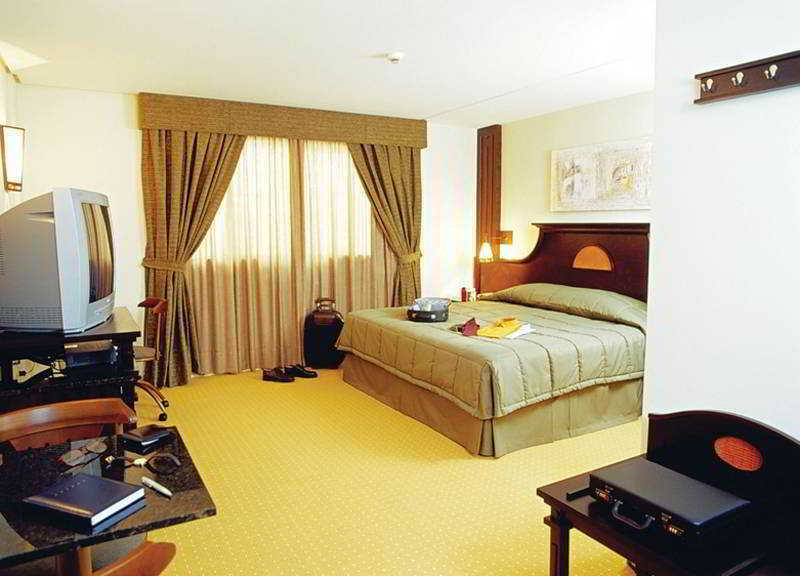 Hotel Transamerica Executive Batel 4*