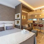 Luxuoso Apto Batel Em Frente Ao Shopping Curitiba - Piscina, Sauna e Academia