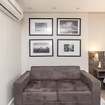 Flat No 7Th Avenue Oxford Residence