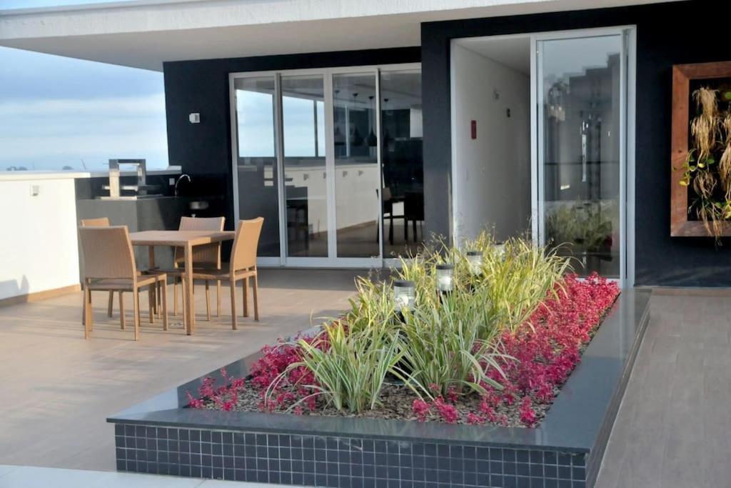 Apartment Encantador: Charming Furnished Flat In Reboucas