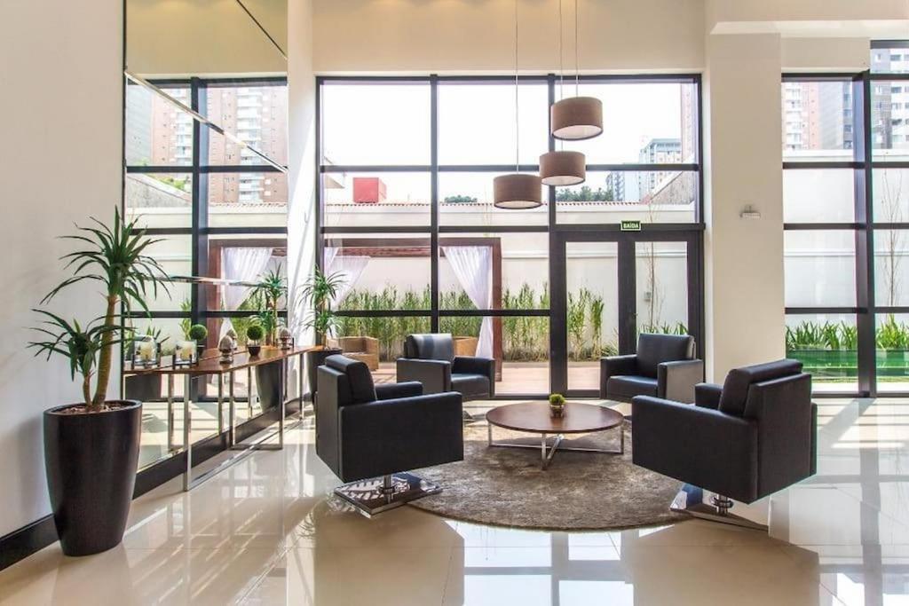 Encantador: Charming Furnished Flat In Reboucas Apartment